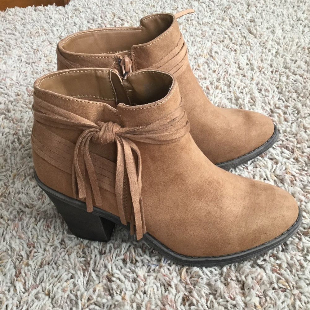 Brand New Time & True Size 7 Boots - Picture 2 of 6